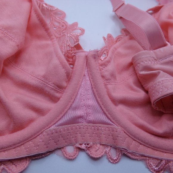 Womens Bra Pink Size 40C Underwire with  Room at add Pads - Picture 9 of 10